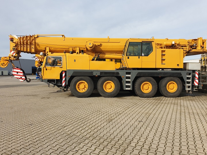Liebherr LTM1090, 2001 Used for sale 90 Tons Capacity